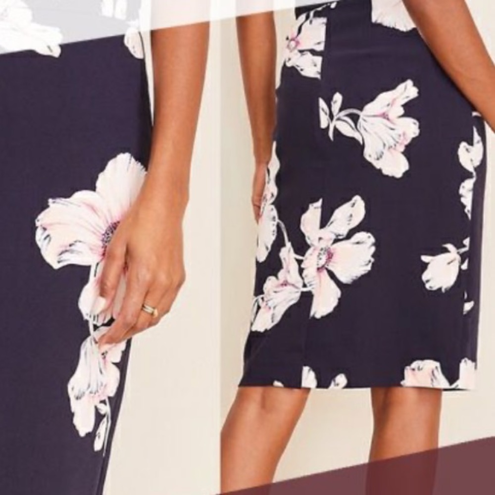 Ann Taylor curvy fit skirt floral size 12 petite